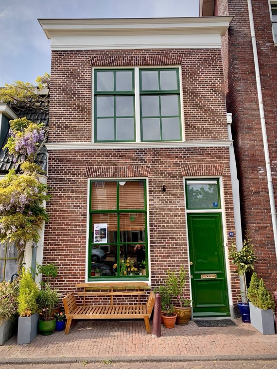 Woonhuis met groene voordeur