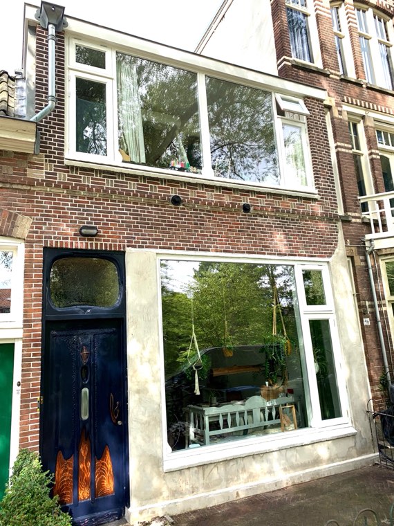Woonhuis met grote ramen