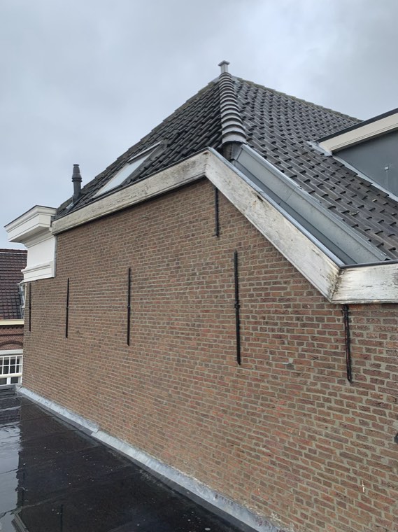 Zijgevel onder een pannendak